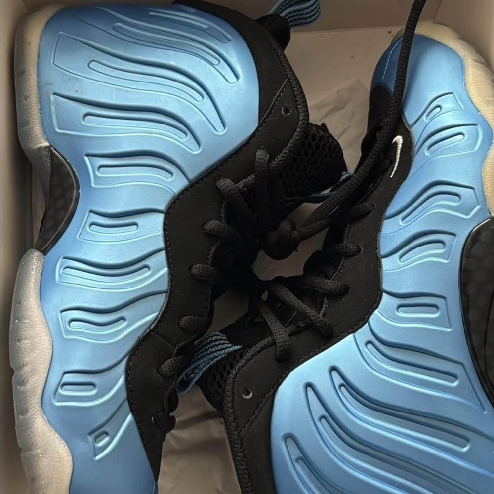 Nike Kids Foamposite Black and Light Blue Sneakers
